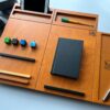 LapPad – ergonomiczna podstawka pod laptopa w kolorze Oregon z miejscem na telefon, długopisy, książki i inne akcesoria